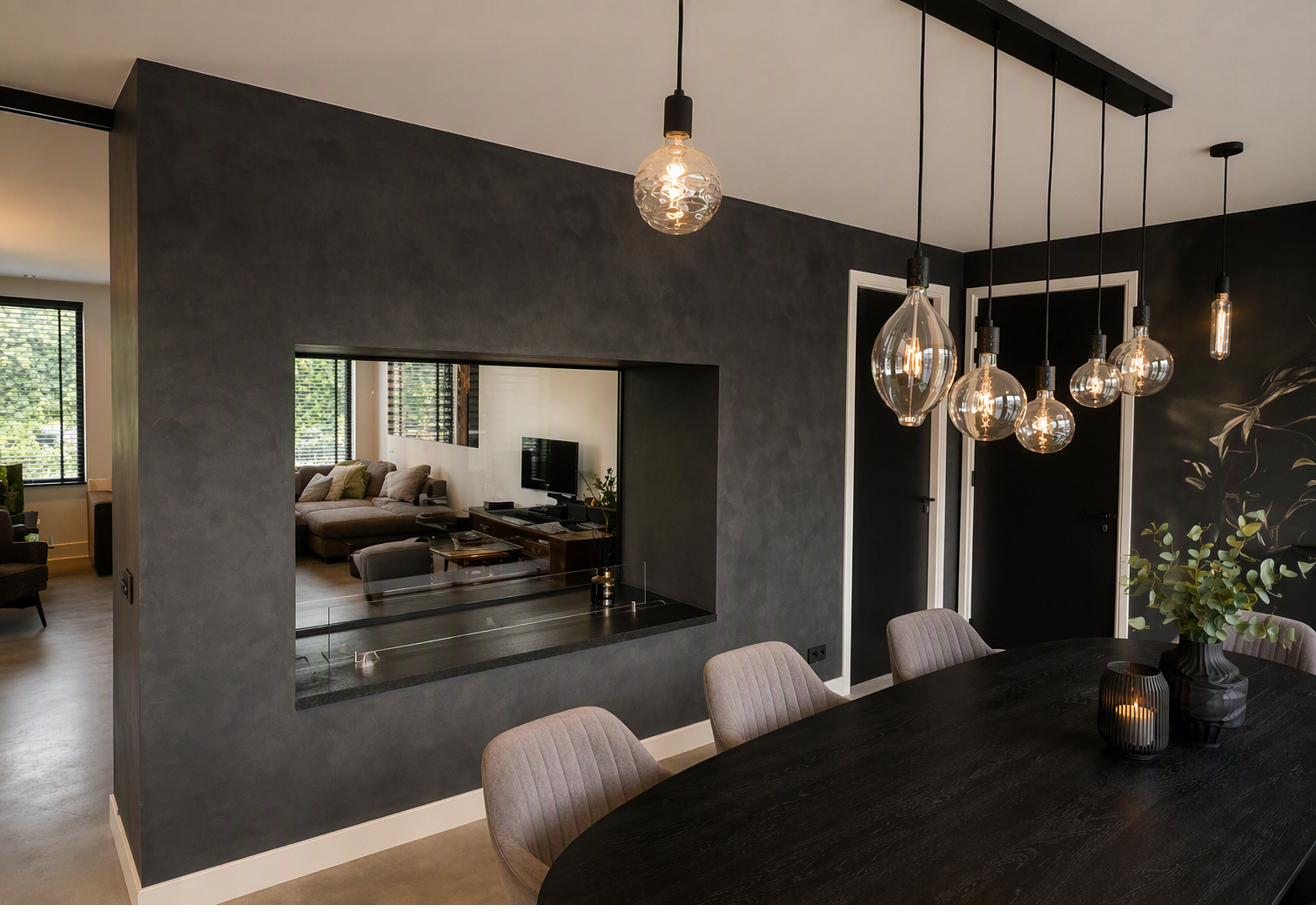 Beton ciré wand in eetkamer - JB Totaalvloeren